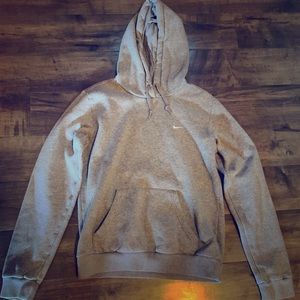Gray Nike sweatshirt M.